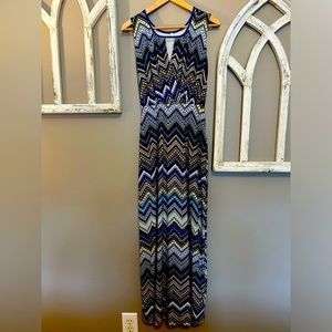 Keyhole Neck, GILLI Maxi Dress